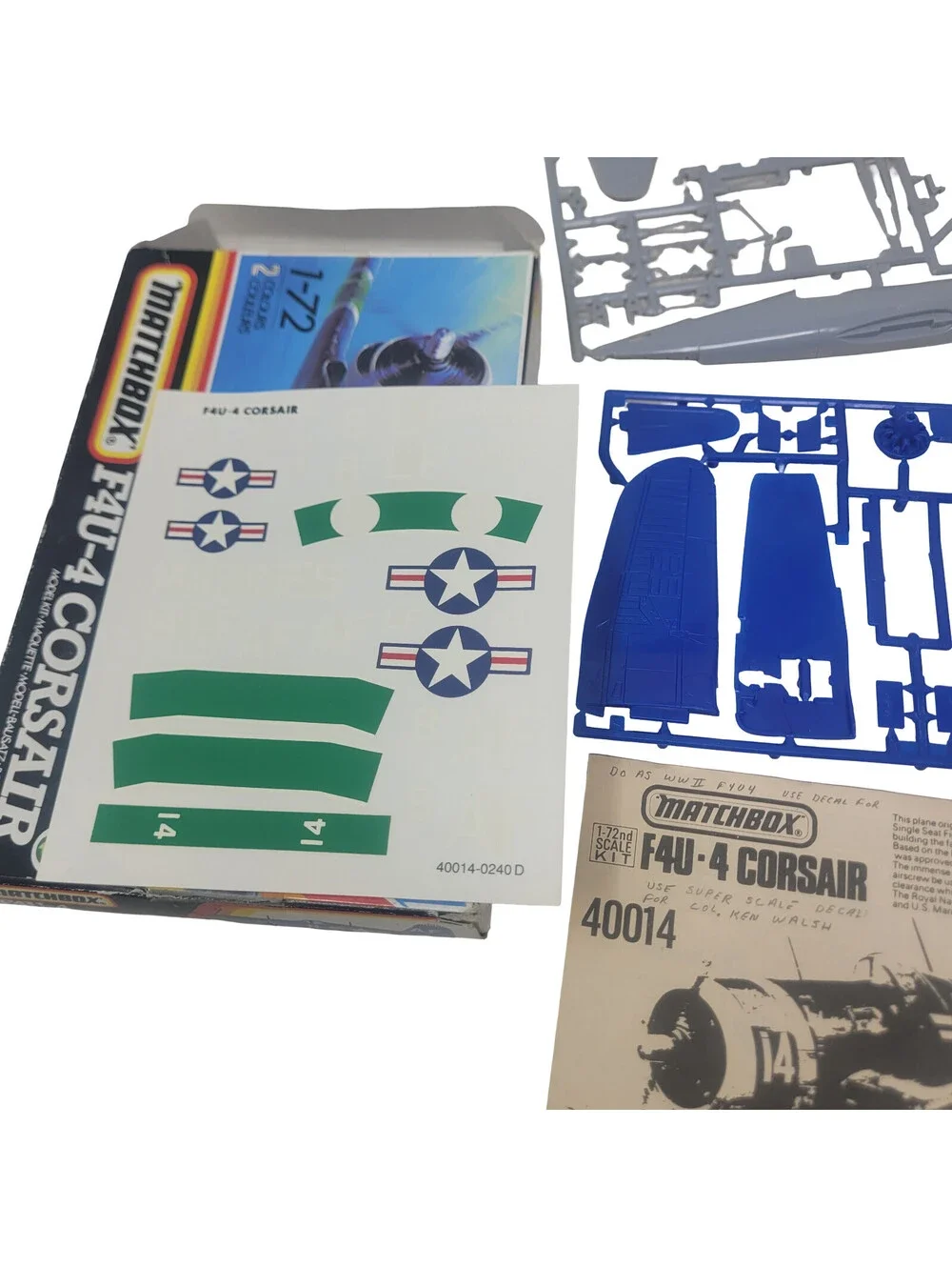 Vintage Matchbox 40014 F4U 4 Corsair WW2 USMC 1:72 model kit aircraft 1989 open